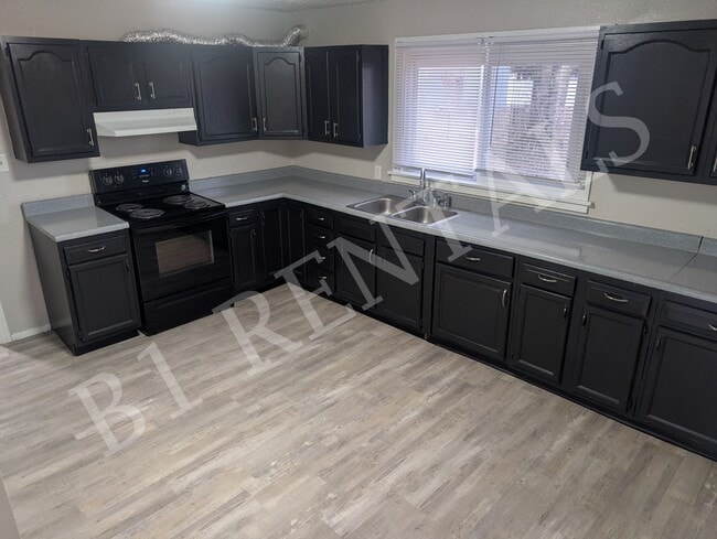 Foto del edificio - 6632 N Mill St