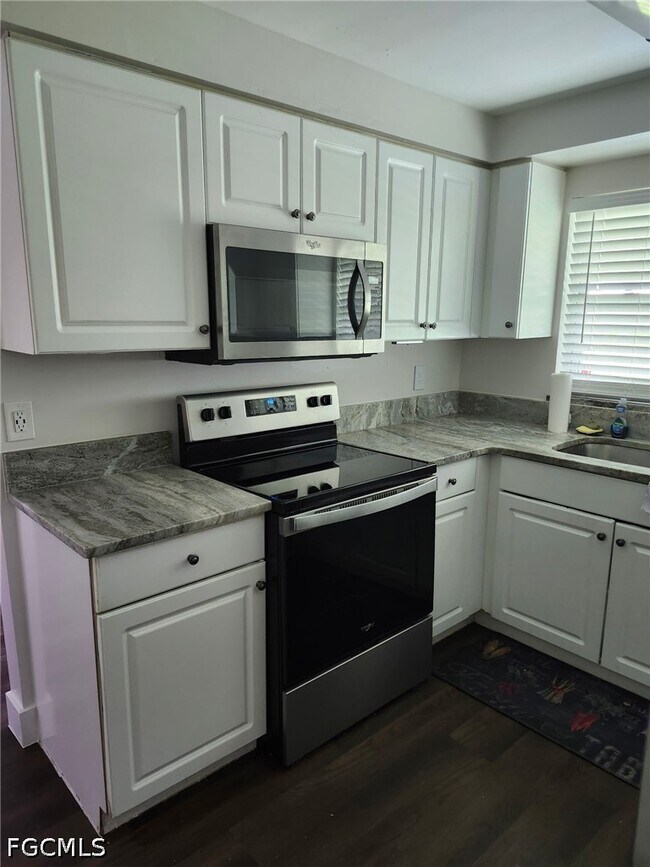 Foto del edificio - 6313 St Andrews Cir S