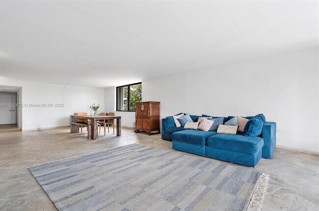 Foto del edificio - 2575 S Bayshore Dr