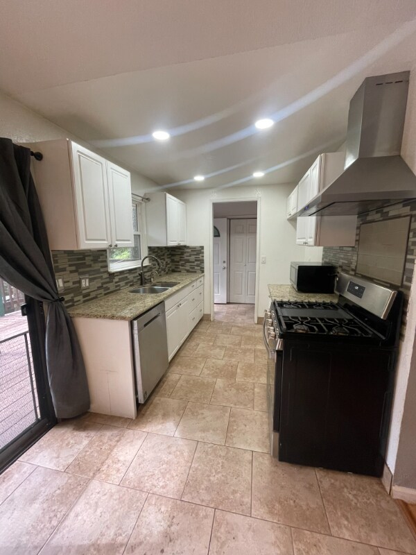Building Photo - 3209 Amber Trail