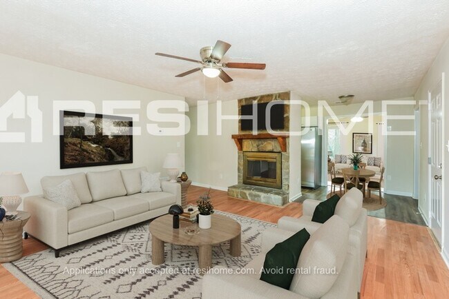 Foto del edificio - 623 Crestmont Ct
