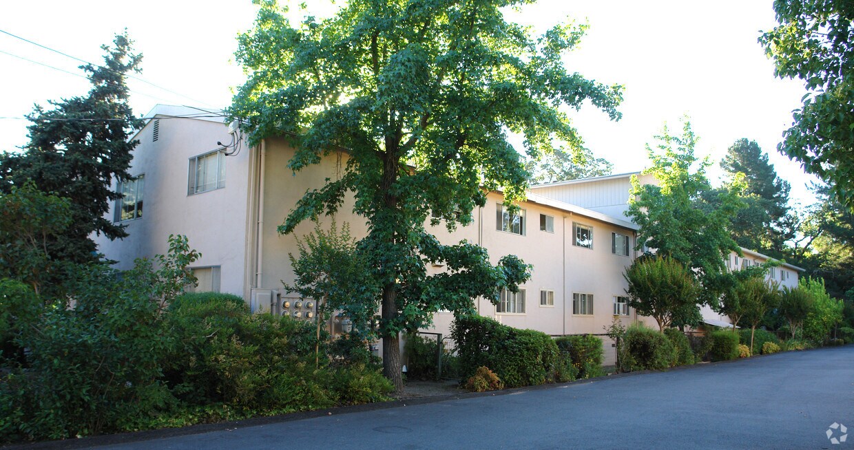 Building Photo - 101 Lafayette Cir