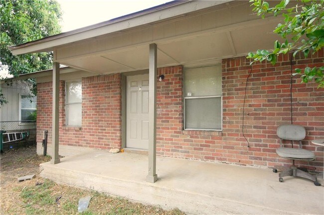 Foto del edificio - 2000 E Stassney Ln