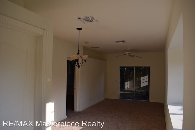 Building Photo - 4 br, 2.5 bath House - 2709 Creekside Dr
