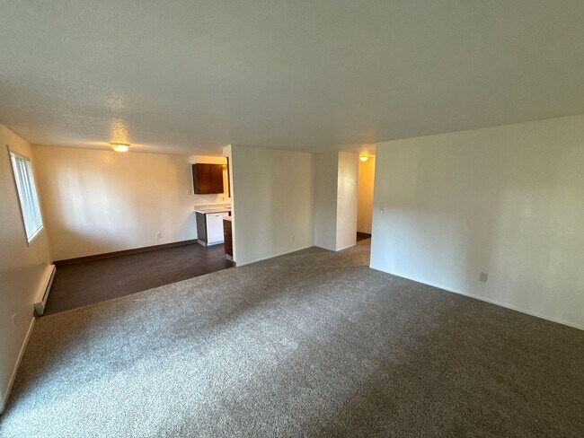Foto del edificio - 3792 Iberis St NE