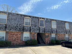 Building Photo - 445 W Parker Blvd