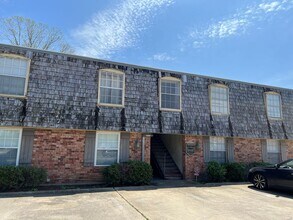 Building Photo - 445 W Parker Blvd