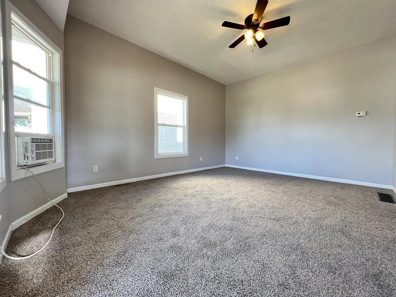 Foto principal - 619 A Ave NW