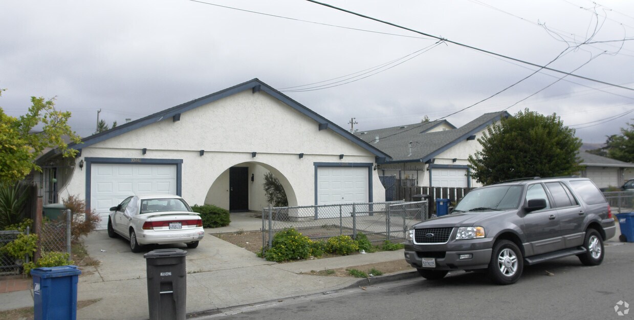 Primary Photo - 33448 6th St