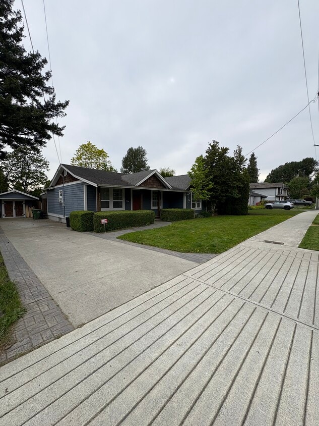 Photo principale - 45414 Spadina Av
