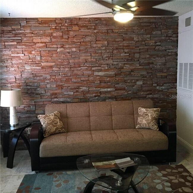 Building Photo - 2218 Grand Cayman Ct