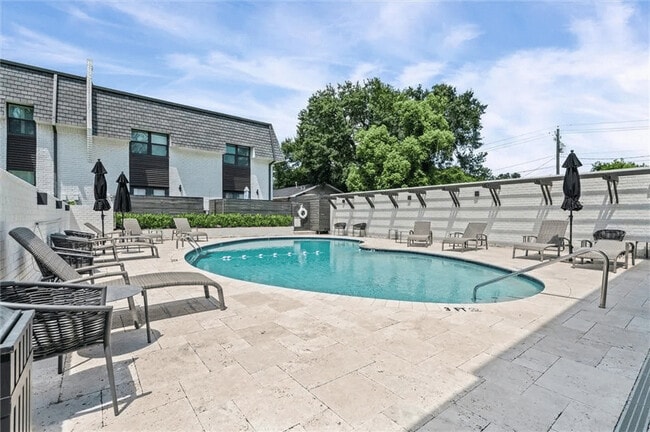 Building Photo - Springhill Oaks