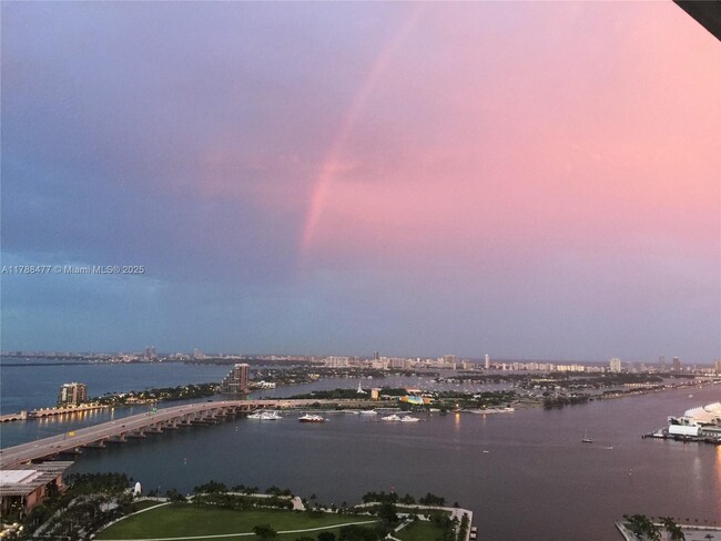Building Photo - 888 Biscayne Blvd