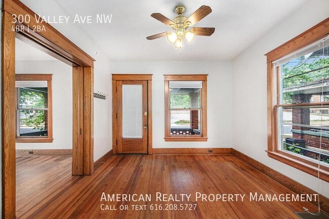 Foto del edificio - 300 Valley Ave NW