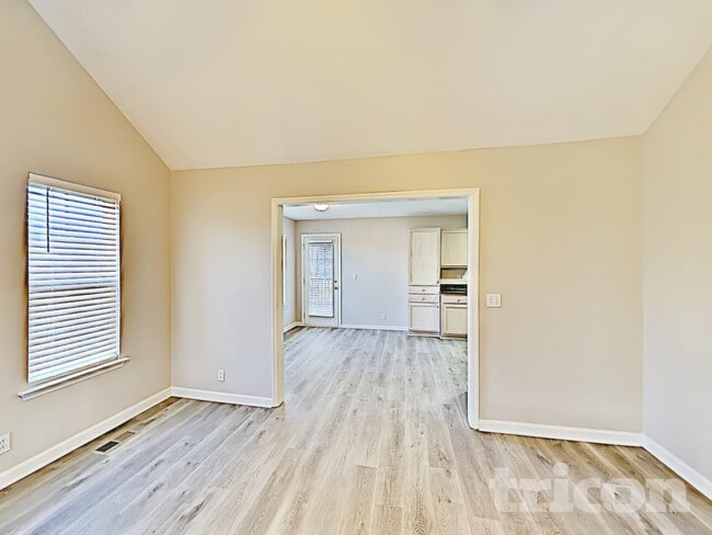 Building Photo - 2805 Blackwood Dr