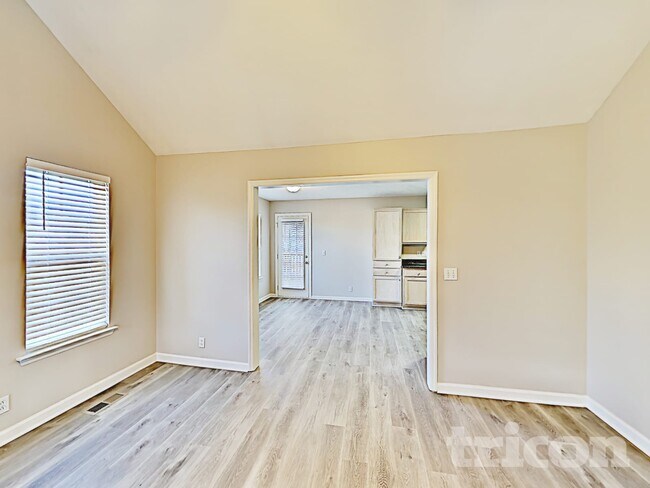 Foto del edificio - 2805 Blackwood Dr