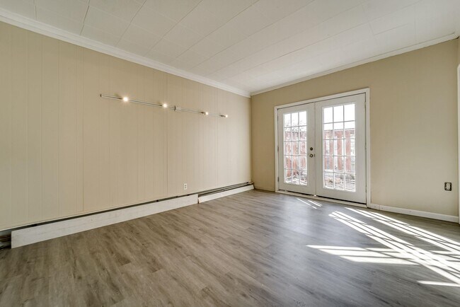 Building Photo - 1443 46th St