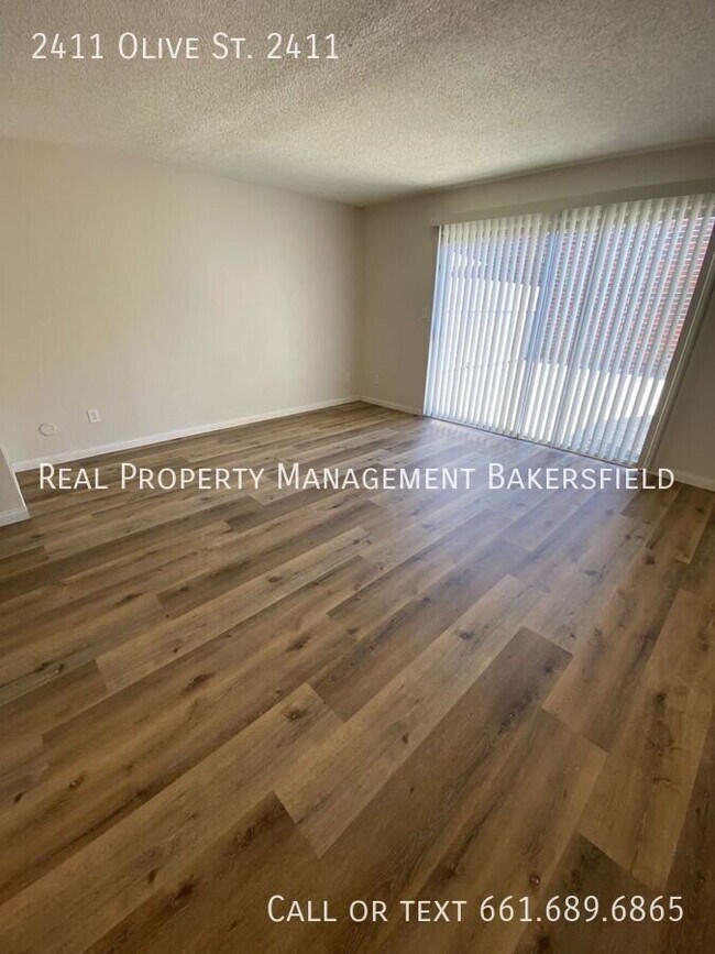 Foto del edificio - 2411 Olive St