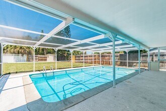 Building Photo - 8839 Chilton Dr