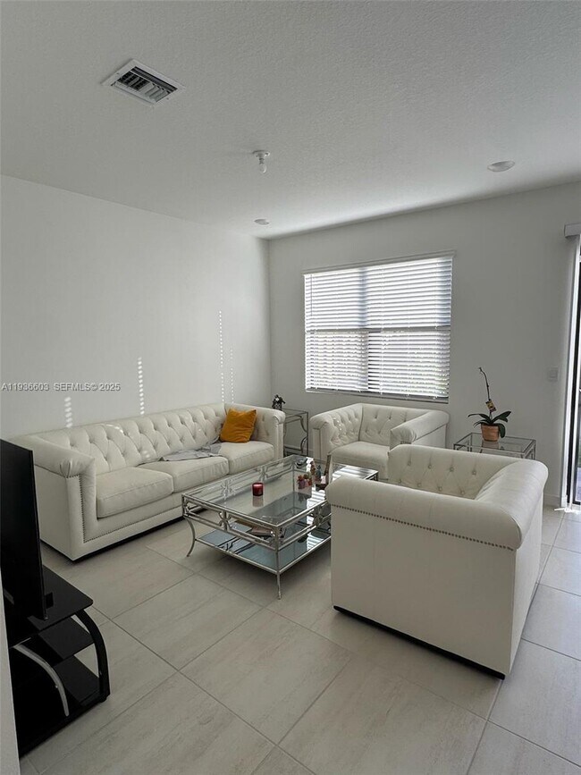 Foto del edificio - 141 NE 13th St