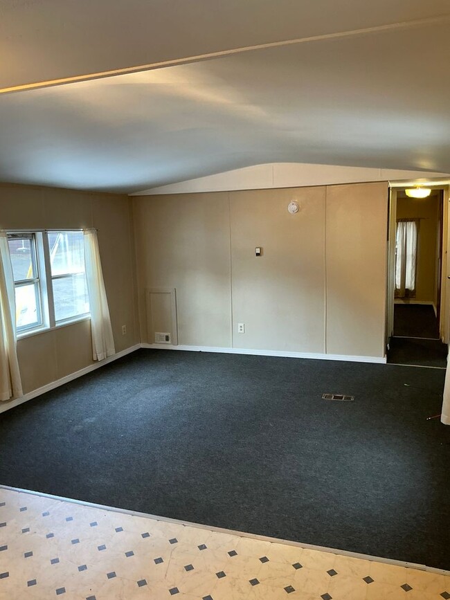 Building Photo - Augusta 1 bedroom mobile home for rent