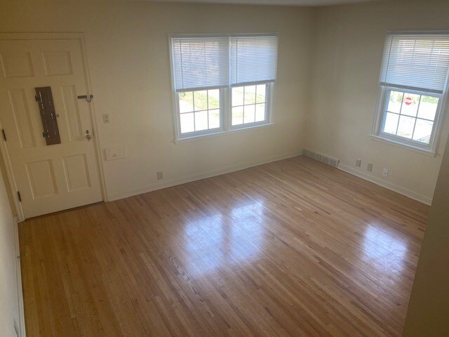 Living Room - 4605 Wakeley St