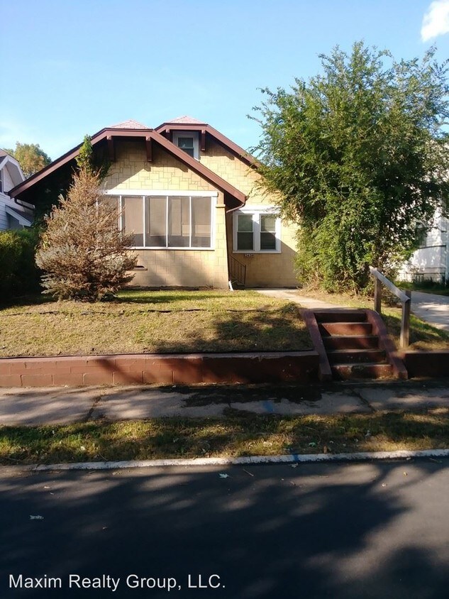 Foto principal - 3 br, 1 bath House - 2434 NEWPORT AV