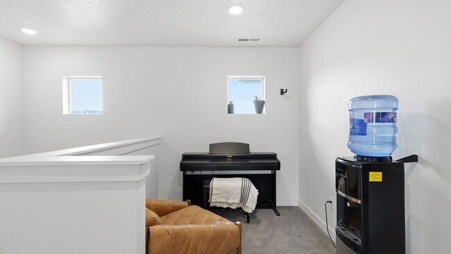 Foto del edificio - 328 W Snowberry Dr