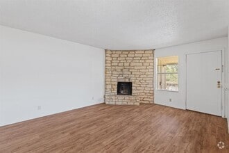 Building Photo - 302 Algerita Dr