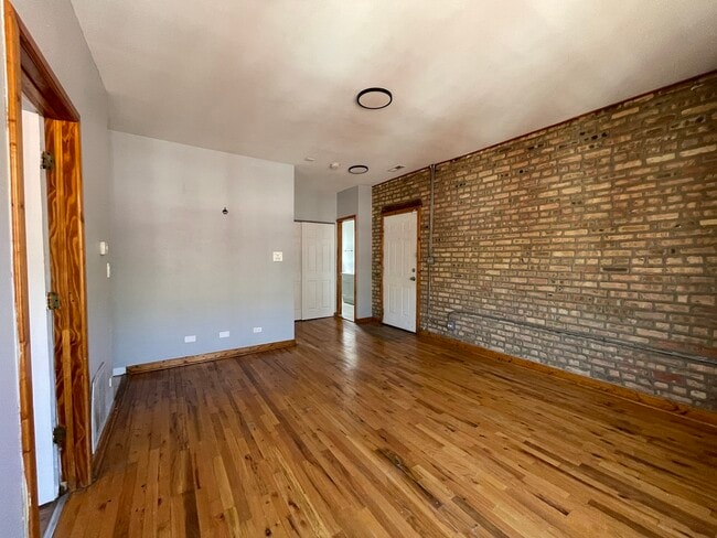 Building Photo - 1152 N Harding Ave