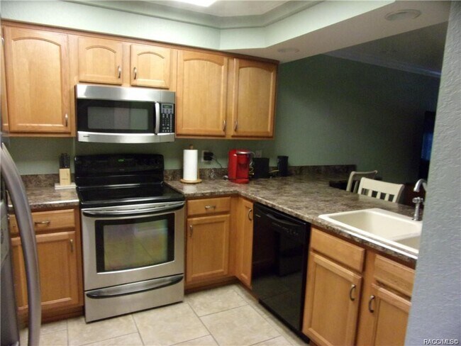 Building Photo - 1637 SE Paradise Cir