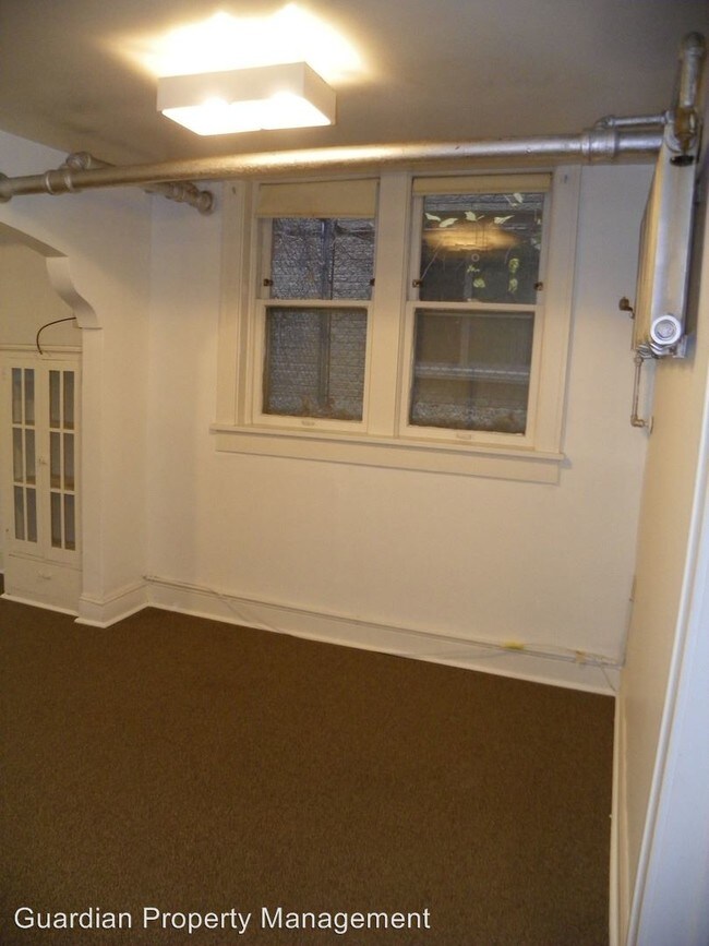 Building Photo - 2166 Grand Ave