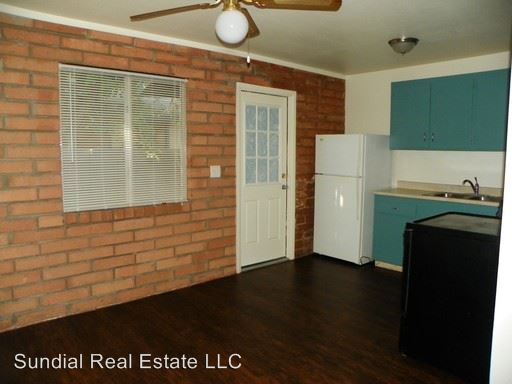 Building Photo - 900 S Dorsey Ln