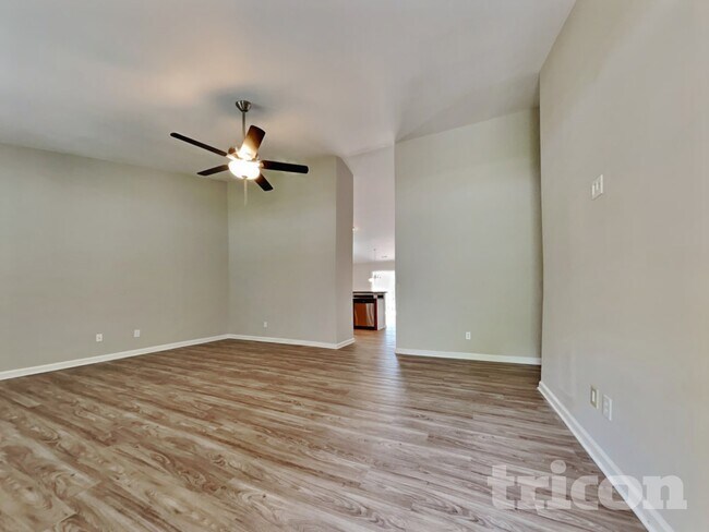 Foto del edificio - 163 Arbor Springs Dr
