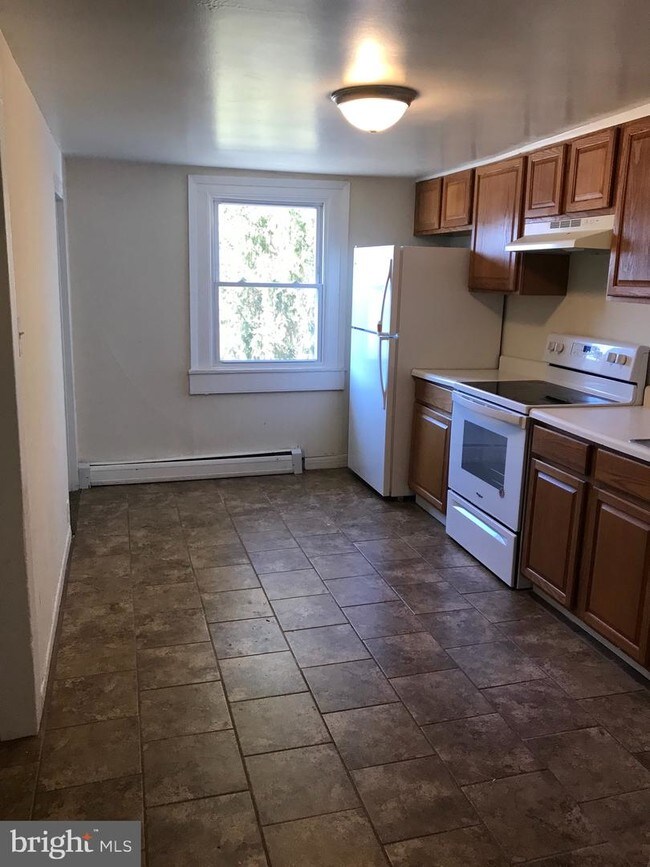 Building Photo - 12 Elizabeth St