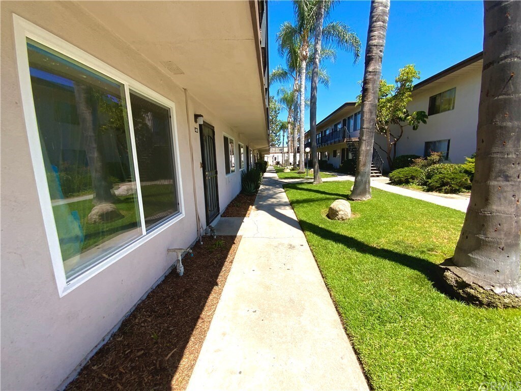 Primary Photo - 5500 Ackerfield Ave