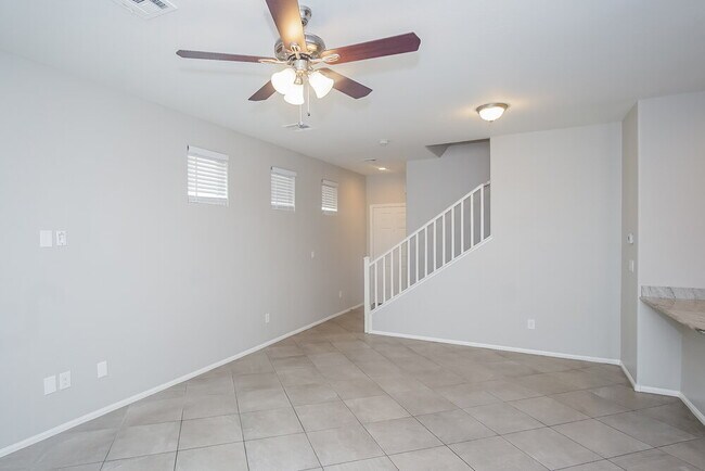 Foto del edificio - 6425 Kellyville Dr