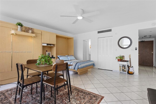Building Photo - 2899 Collins Ave
