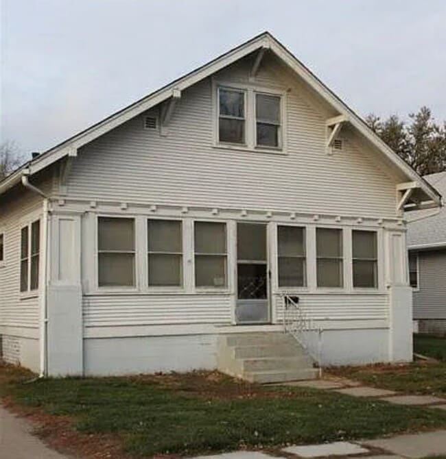 Building Photo - 502 E Indiana Ave