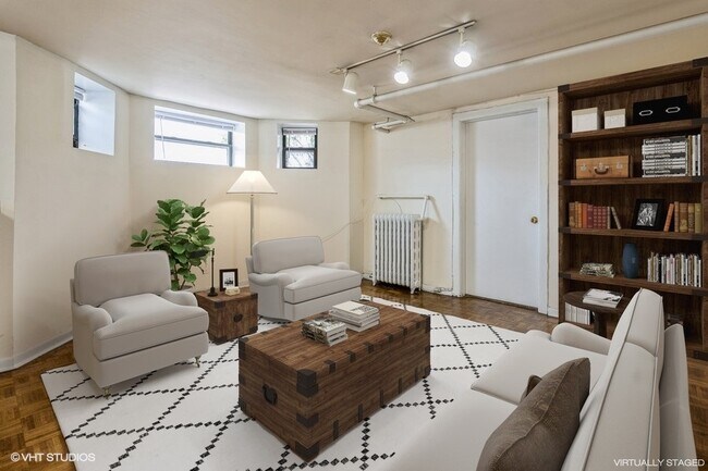 Foto del edificio - 1200 W Addison St