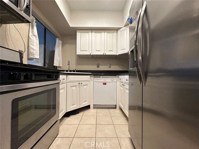 Building Photo - 22881 Hilton Head Dr