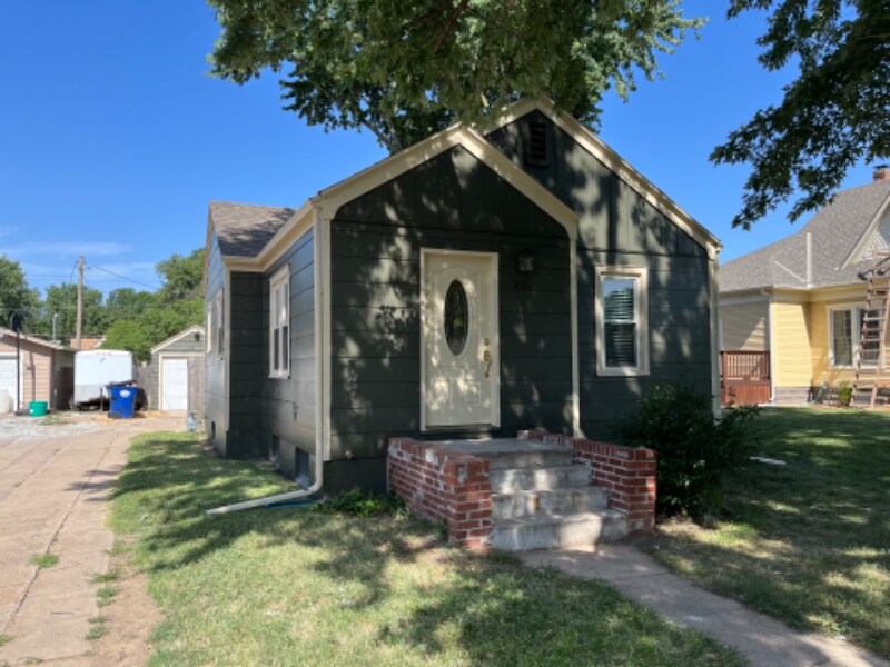 Primary Photo - 225 N 4th St