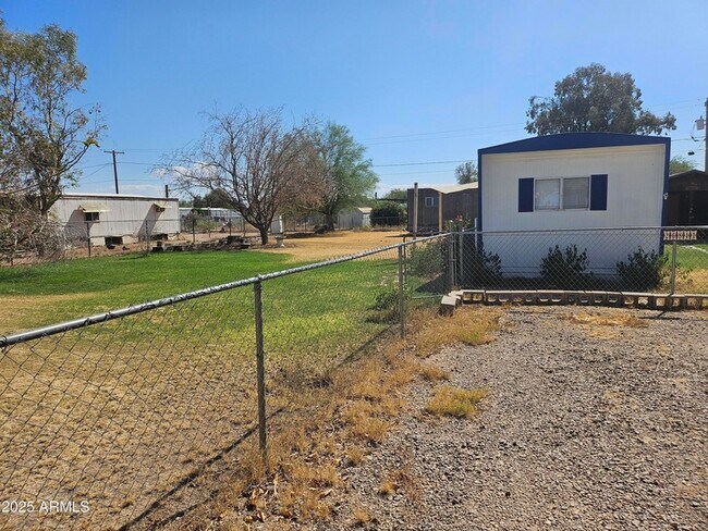 Foto del edificio - 26841 W Desert Crest St