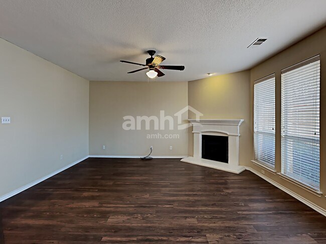 Building Photo - 3605 Varden St