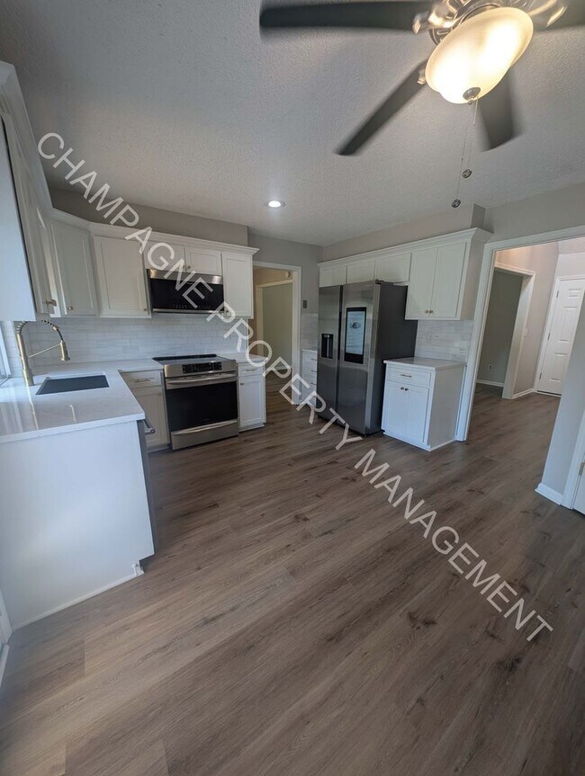 Foto del edificio - GORGEOUS LENEXA HOME FOR RENT - FLAT ROCK ...