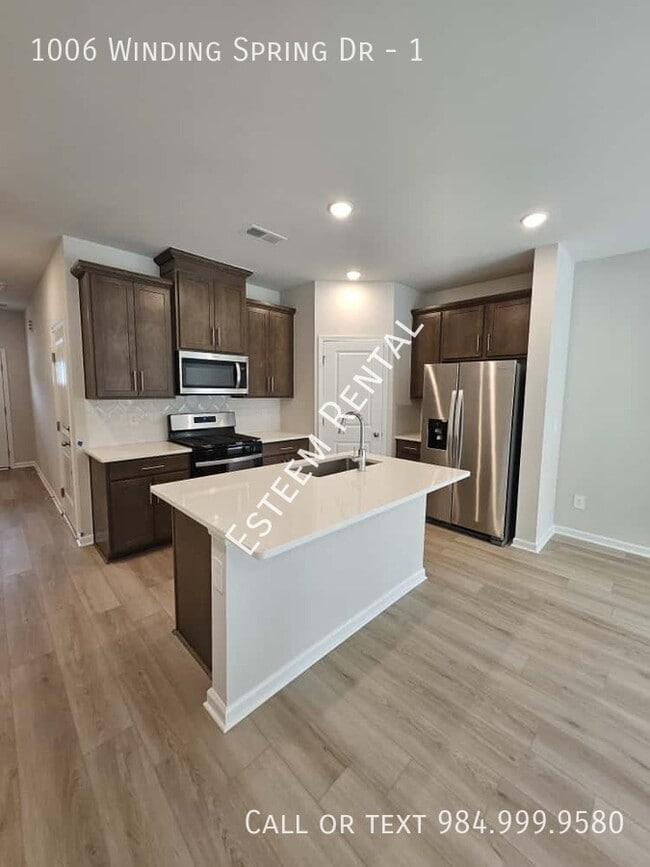 Building Photo - 1006 Winding Spg Dr