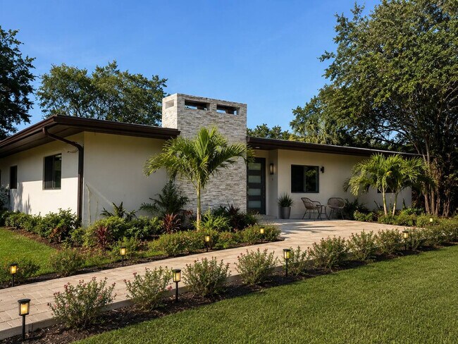 Foto del edificio - 4053 SW 8th St