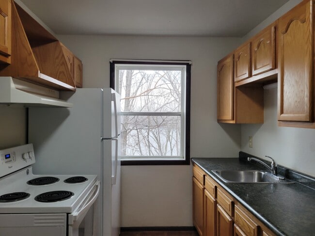 Building Photo - 2240 West Ave S