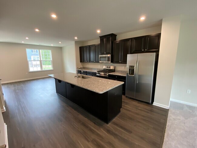 Foto del edificio - 4843 Randall Rd