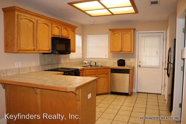 Building Photo - 1055 Elvin Dr
